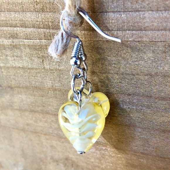 ✨ LAMPWORK GLASS DROP HEART EARRINGS✨ - Picture 3 of 8